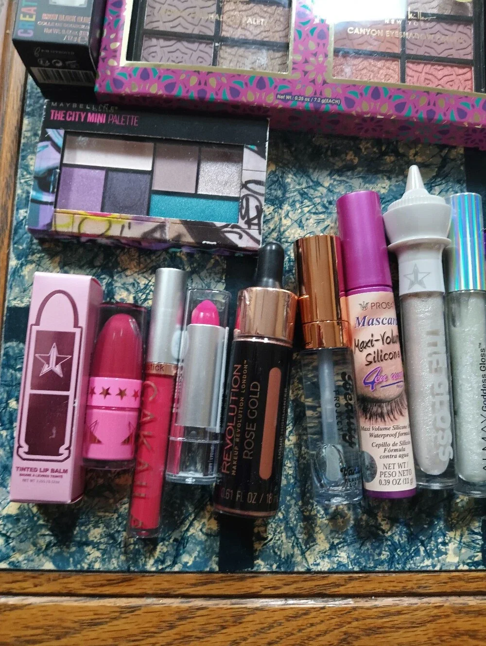 20pc Assorted Women’s Makeup Bundle